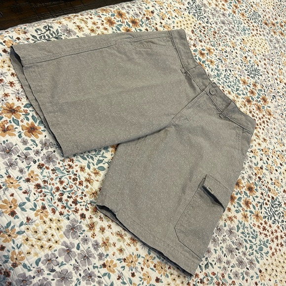 Vans Off The Wall Other - NWOT Vans Off The Wall shorts